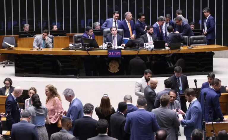 Câmara dos Deputados recua e muda regra sobre as SAFs