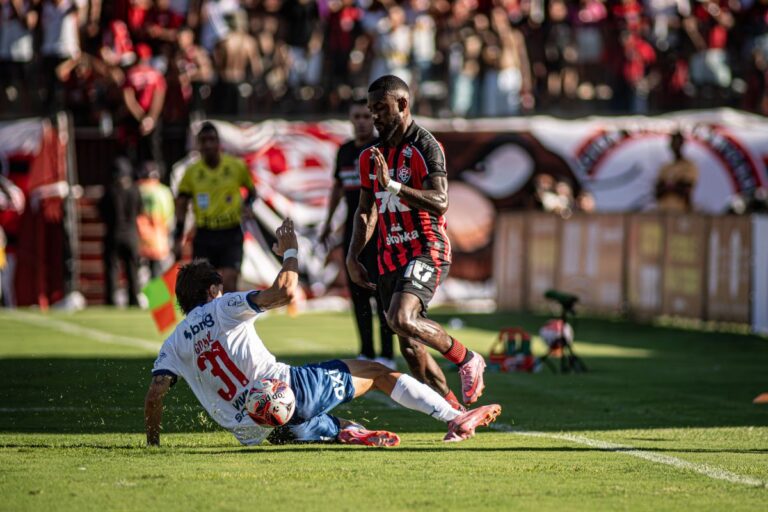 Vitória peca em sua própria desorganização e perde para o Bahia no Barradão