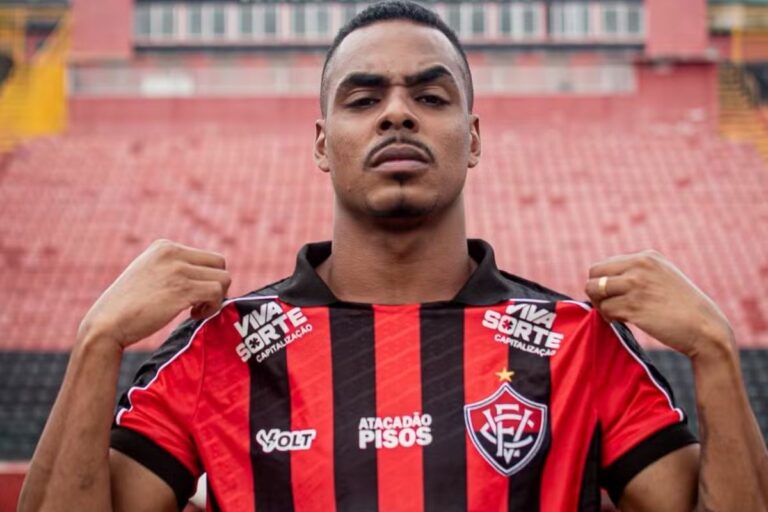 Vitória terá desfalque no meio para clássico decisivo