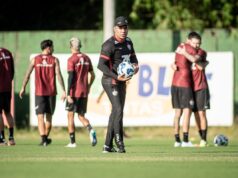 Jair Ventura comanda primeiro treino com bola do Vitória em 2026 Jair Ventura