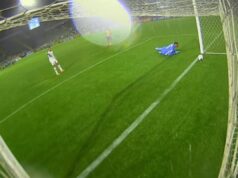 Vitória é assaltado pela arbitragem e está fora da Copinha