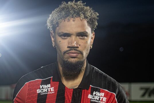 Atacante é inscrito no BID da CBF e pode estrear pelo Vitória Pedro Henrique