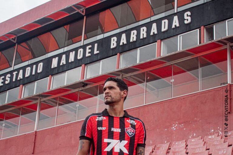 Vitória anuncia Riccieli, terceira contratação para 2026