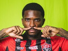 Vitória anuncia contratação do zagueiro Cacá