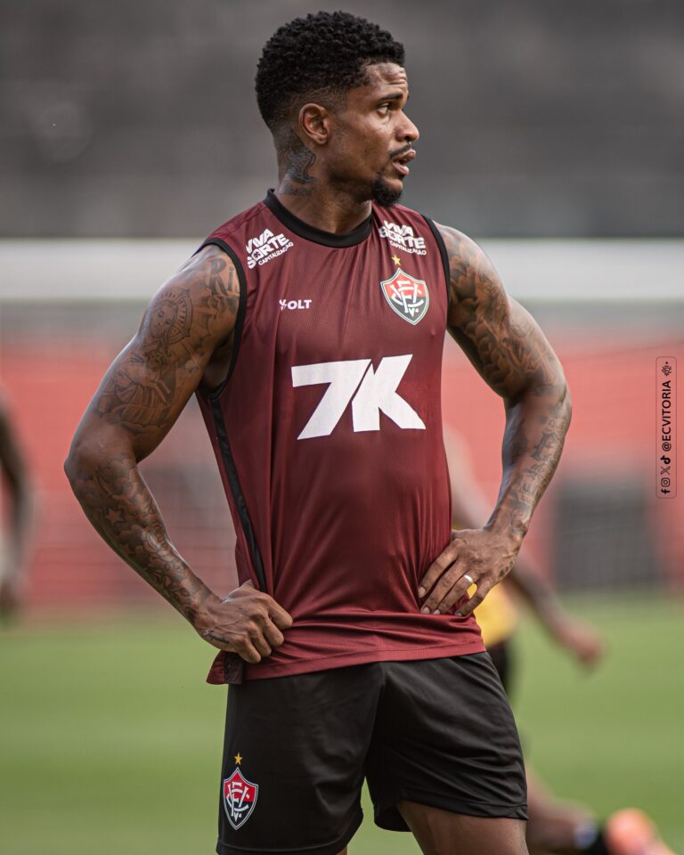 Jamerson retorna e reforça Vitória para rodada do Baiano