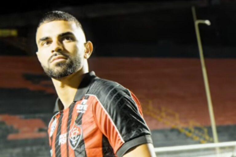 Vitória anuncia contratação do atacante Lucas Silva, ex-FC Seoul