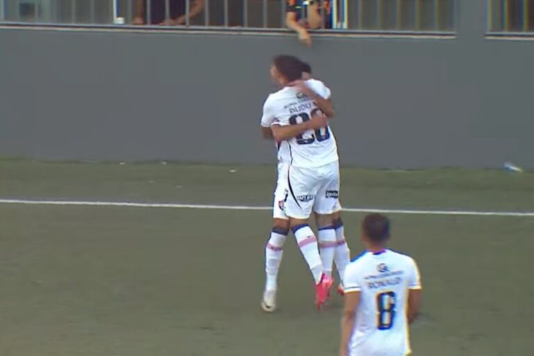 Luis Miguel e Dudu Miraíma mudam o jogo e Vitória vence o Barcelona de Ilhéus