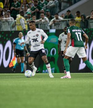 Com atuação defensiva patética, Vitória é goleado pelo Palmeiras