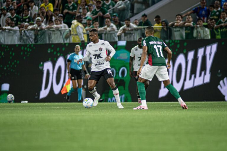 Com atuação defensiva patética, Vitória é goleado pelo Palmeiras