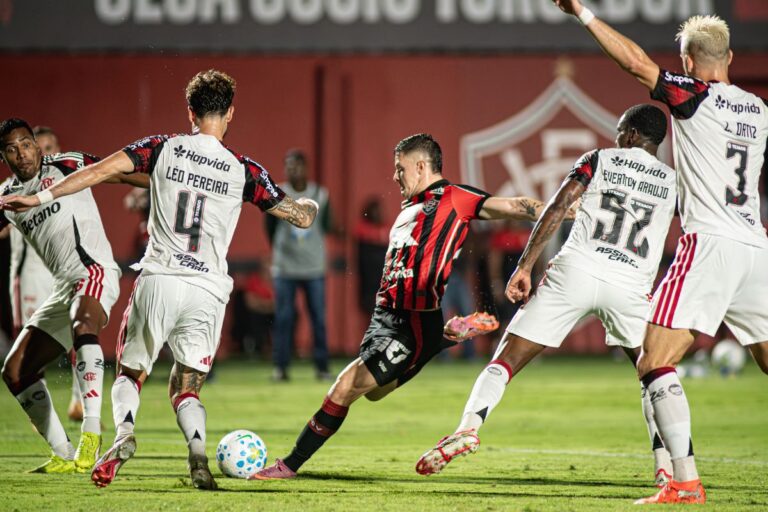 Vitória joga bem, mas perde para o Flamengo no Barradão