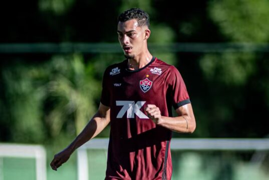 Vitória negocia zagueiro Diogo para futebol húngaro
