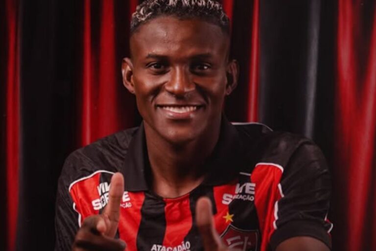 Anderson Pato é oficializado como novo reforço do Vitória