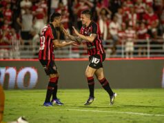 Em jogo movimentado, Vitória vence o CRB no Rei Pelé Erick e Renato Kayzer