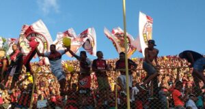 O problema do Ba-Vi nunca foi a arquibancada. Sempre foi a rua