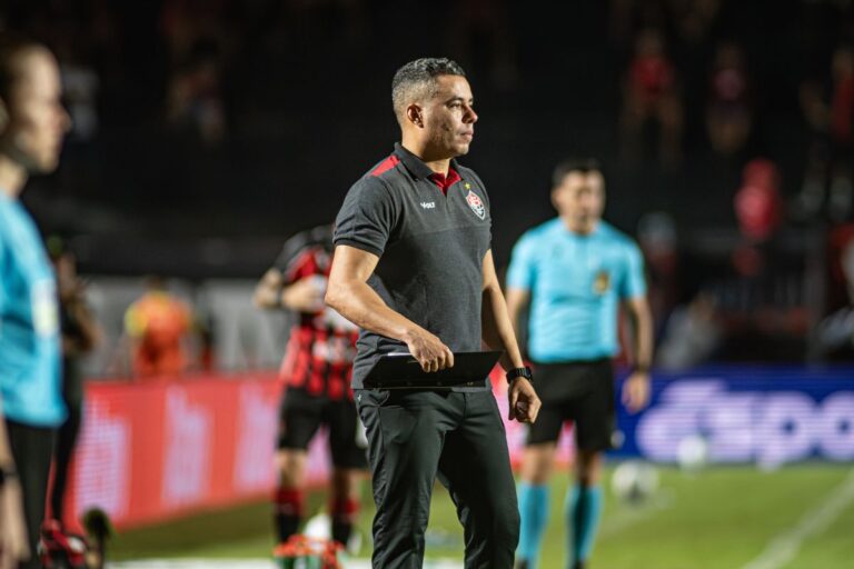 Jair analisa desempenho do Vitória contra o Mirassol: “Era jogo pra mais hoje”