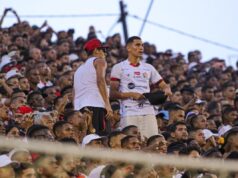 Lembra dele? Ex-volante do Vitória jogará a Série B pela Ponte Preta Léo Gomes no meio da torcida