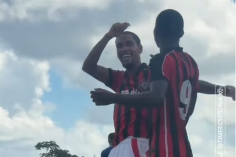 Com a camisa 9, Lucas Lohan marca 3 vezes e Vitória goleia no Baiano sub-20
