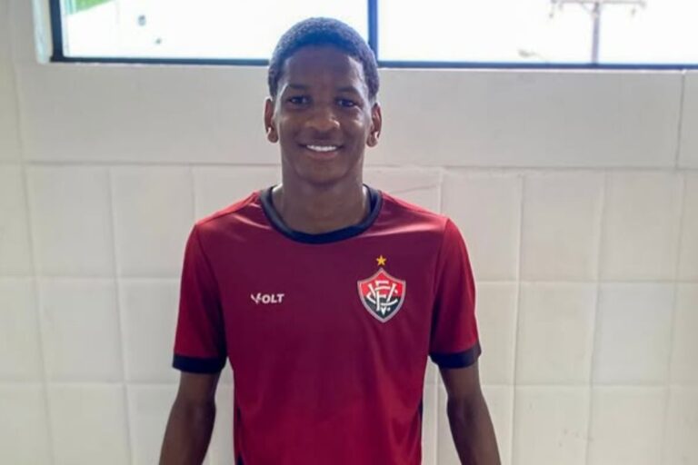 Vitória acerta chegada de reforço para o ataque