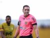 Árbitro envolvido em polêmica apita Vitória x Atlético-MG