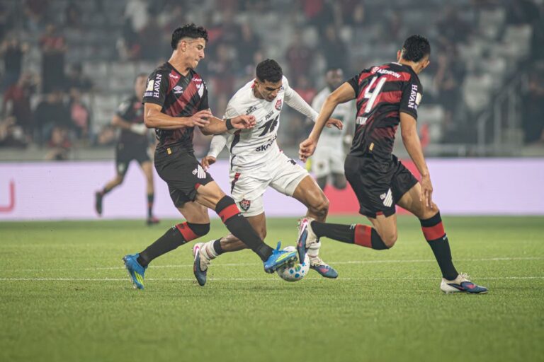 FICHA DO JOGO: Athletico-PR 3×1 Vitória