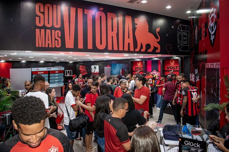 Princípio de incêndio atinge loja do Vitória em shopping de Salvador