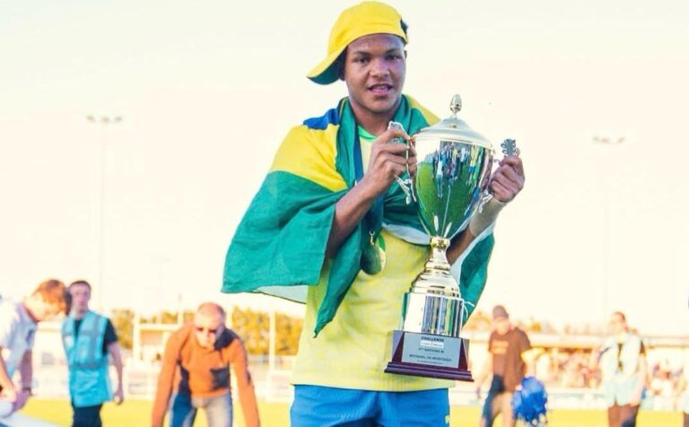 Zagueiro da base do Vitória é campeão com a Seleção Brasileira