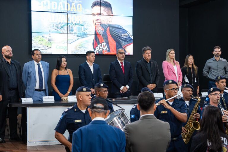 Osvaldo é homenageado e recebe título de Cidadão Soteropolitano