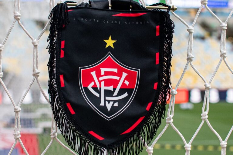 Fluminense x Vitória: onde assistir AO VIVO a partida da 15ª rodada do Brasileirão