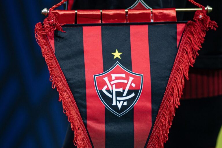 Chapecoense x Vitória: onde assistir AO VIVO a partida da 10ª rodada do Brasileirão