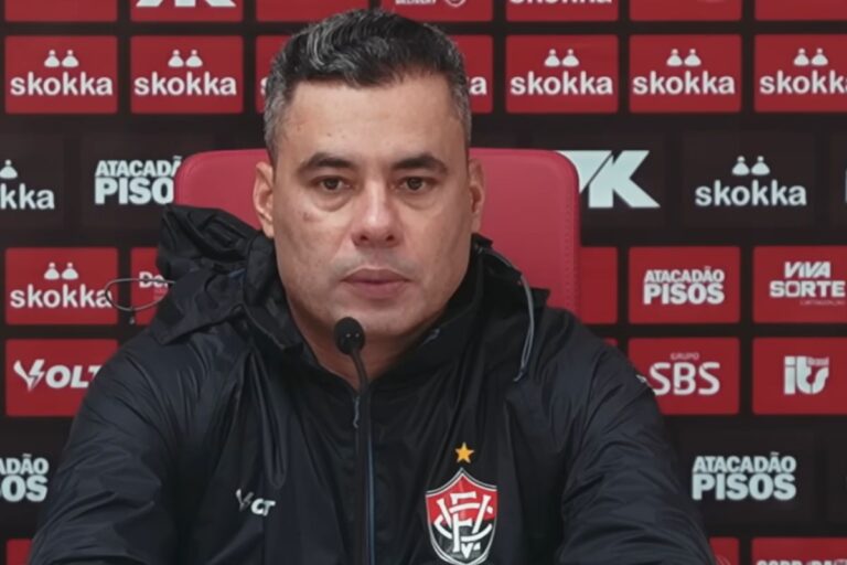 Jair Ventura fala sobre derrota para o Bragantino: “uma arbitragem muito confusa”