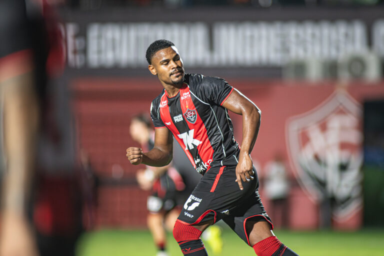 Vitória pode ter defesa quase toda reserva contra o Bragantino; entenda