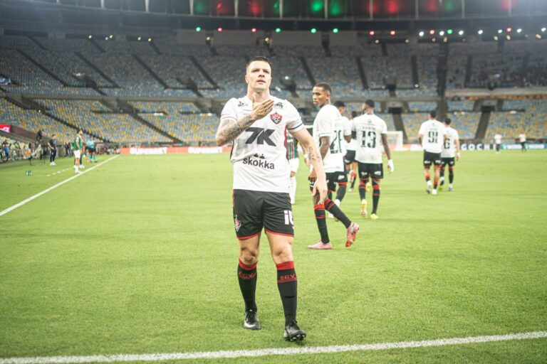 FICHA DO JOGO: Fluminense 2×2 Vitória