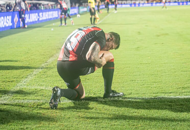 Renato Kayzer celebra gol na Copa do Nordeste: “Dando a classificação”