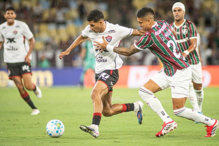 “Infelizmente escapou a vitória nos acréscimos”, lamenta Renê após empate no Maracanã