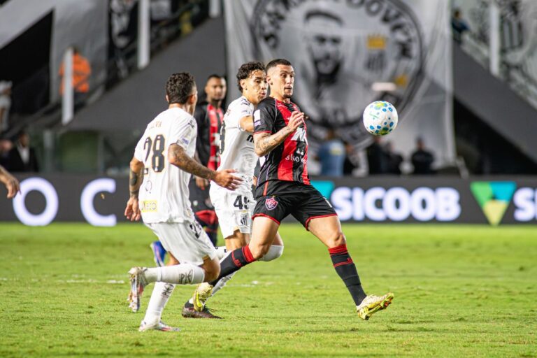 Vitória é derrotado pelo Santos na Vila Belmiro