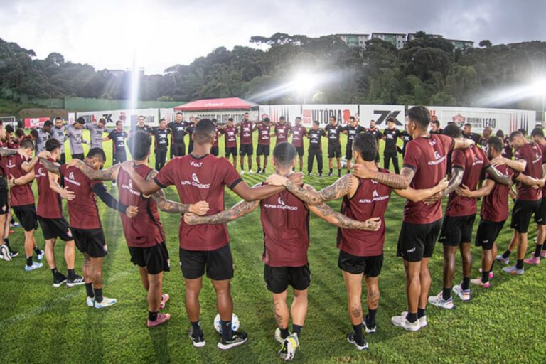 Vitória define programação de semana com jogos contra Flamengo e Bragantino