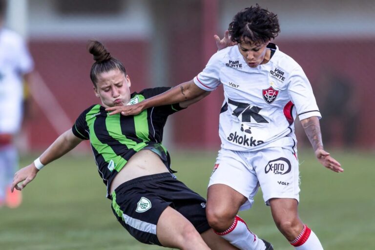 Goleira brilha e Vitória empata com o América-MG fora de casa