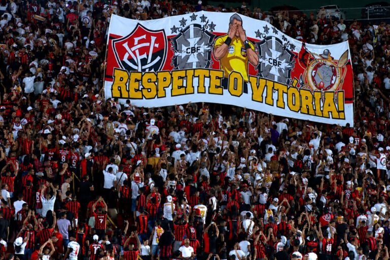 STJD mantém multa de R$ 20 mil ao Vitória por protesto no Barradão