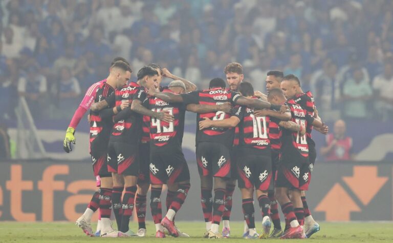 Flamengo divulga relacionados e terá três desfalques no Barradão