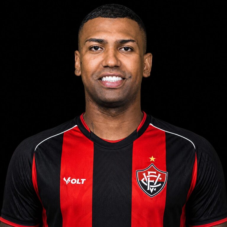Walace reforça o Vitória após deixar o Cruzeiro