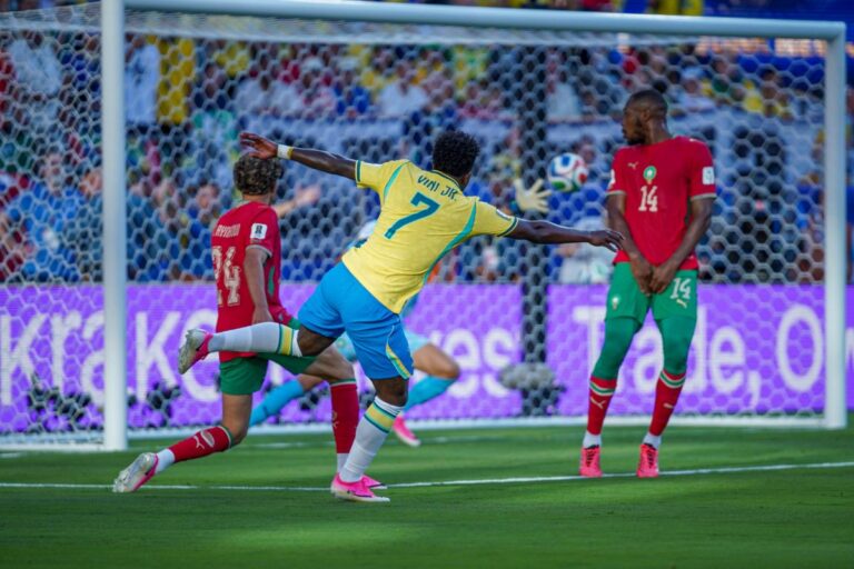 Vini Jr marca, mas Brasil apenas empata com Marrocos na estreia da Copa 2026