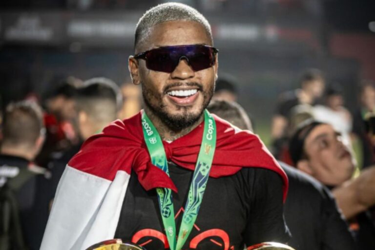 Marinho celebra título com o Vitória: “Eu voltei para ser campeão”