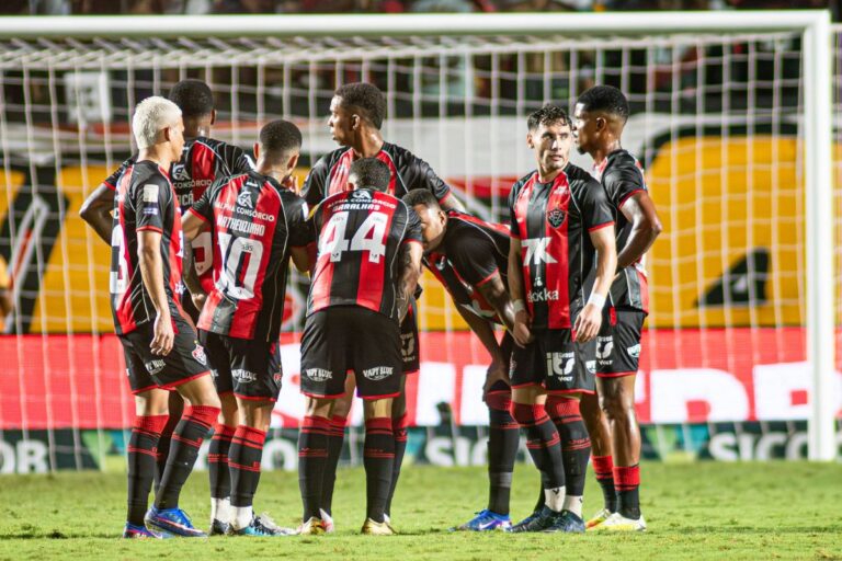 Vitória x Vasco: onde assistir AO VIVO a partida da 19ª rodada do Brasileirão