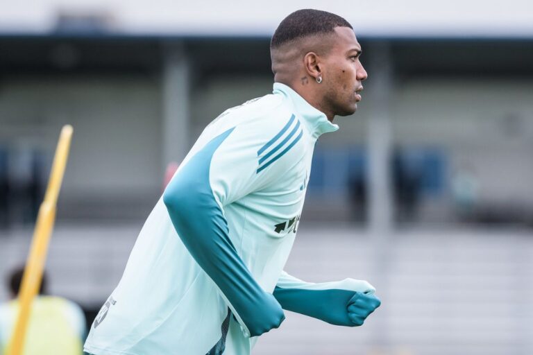 Vitória se aproxima de contratar o volante Walace, do Cruzeiro