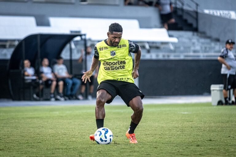 Vitória se aproxima de acerto com lateral de clube português