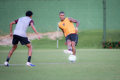 Vitória vence jogo-treino com goleada antes de enfrentar o Vasco
