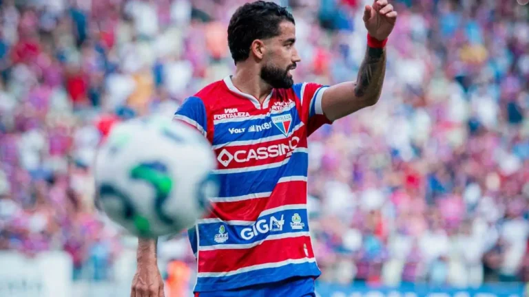 Vitória faz proposta por Brítez após saída do Fortaleza