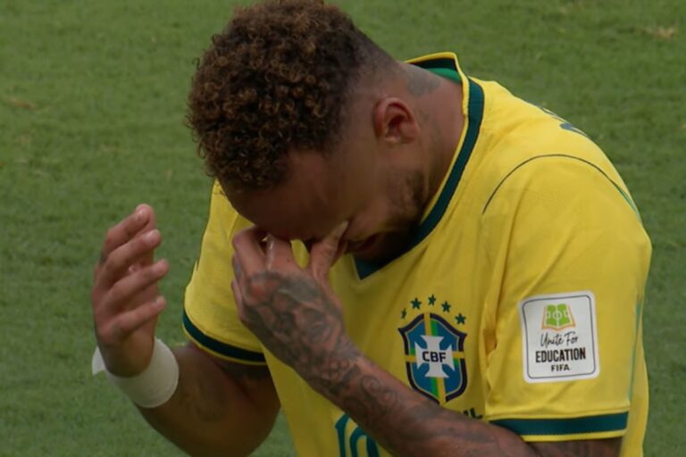 Jogadores do Vitória saem em defesa de Neymar após eliminação do Brasil na Copa do Mundo