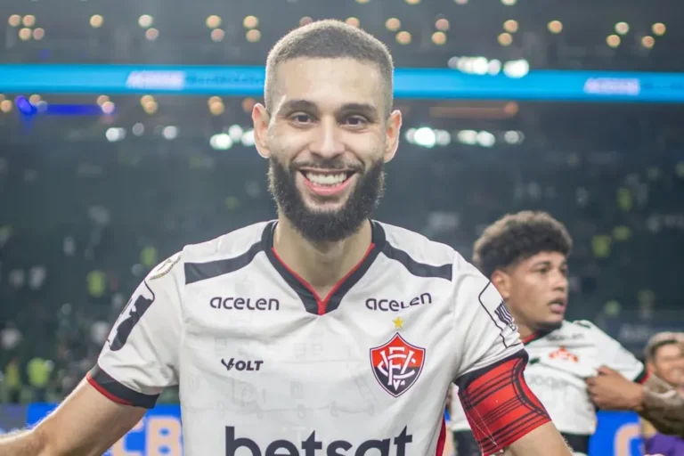 Vitória e Grêmio avançam em negociação por Wagner Leonardo
