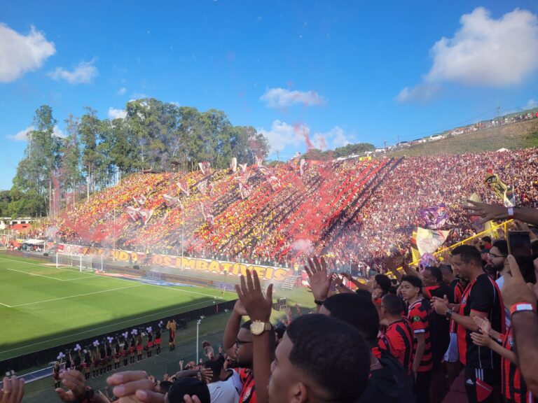 Vitória joga mal no Barradão e perde clássico para o Bahia